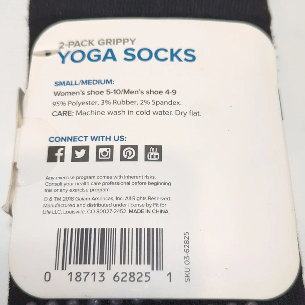 2 pair of Evolve by Gaiam grippy yoga socks stay out comfort fit small / medium